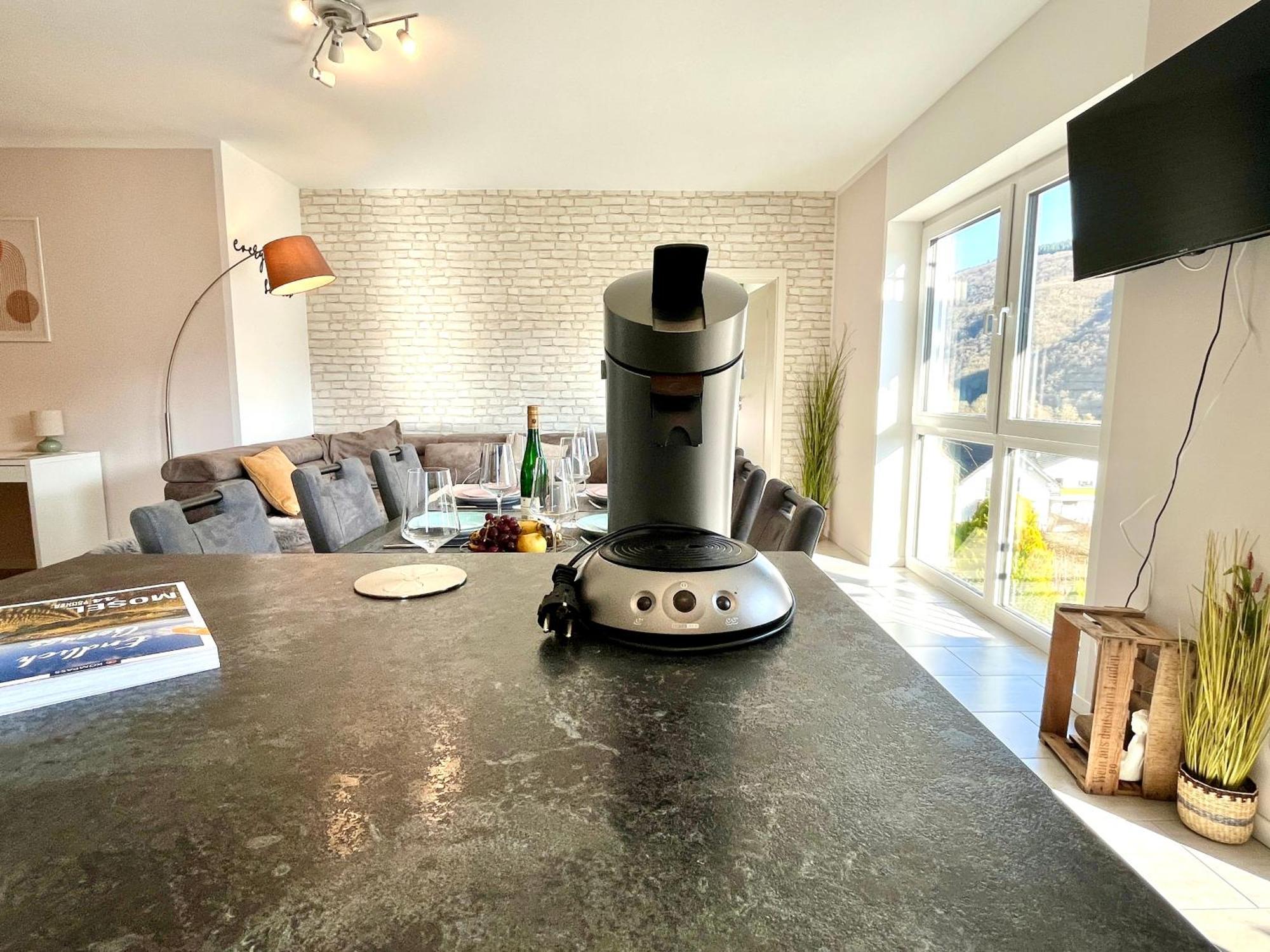 Ferienwohnung Moseltraum, 1-6 Pers, Mit 3 Schlafzimmer Und Panoramabalkon Mueden Ngoại thất bức ảnh